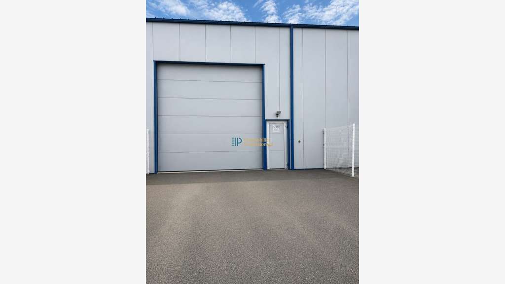 Entrepôt de 276m² à louer à Lorient Caudan