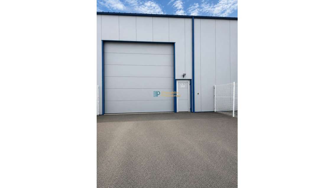 Entrepôt de 276m² à louer à Lorient Caudan