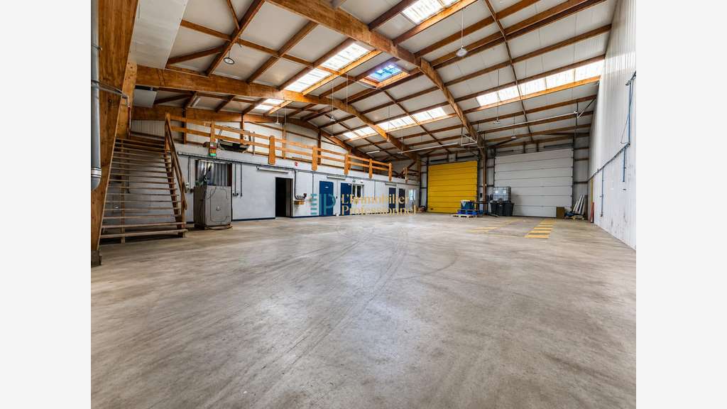 Loue local d'activité 540m² Caudan zone de Kerpont