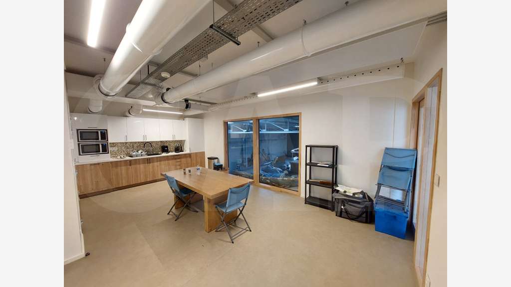 A louer local d'activité bureaux 730m² à Lorient