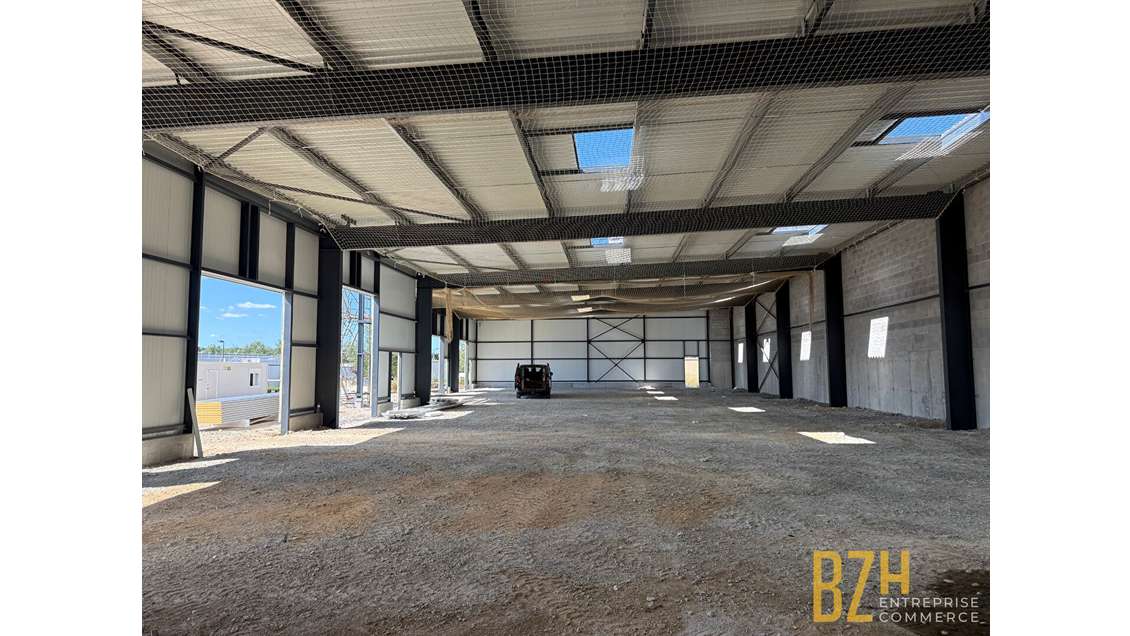 A louer local d'activité 160m² à 988m²  à Lorient