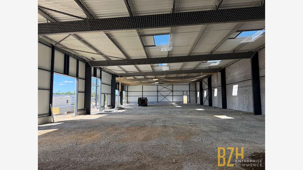 A louer local d'activité 160m² à 988m²  à Lorient