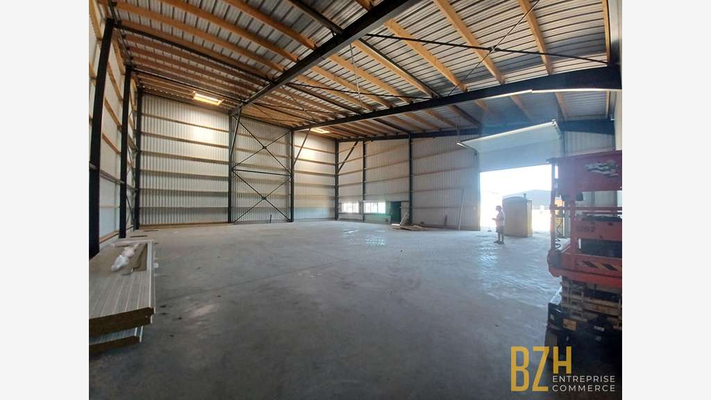 A louer local d'activité 800m² en za à Merlevenez