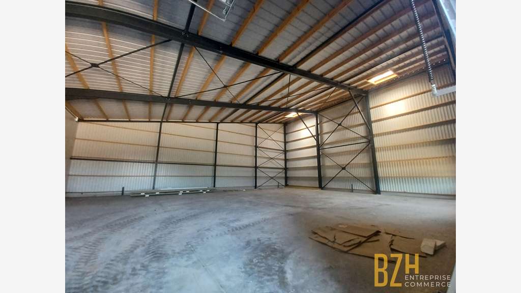 A louer local d'activité 800m² en za à Merlevenez