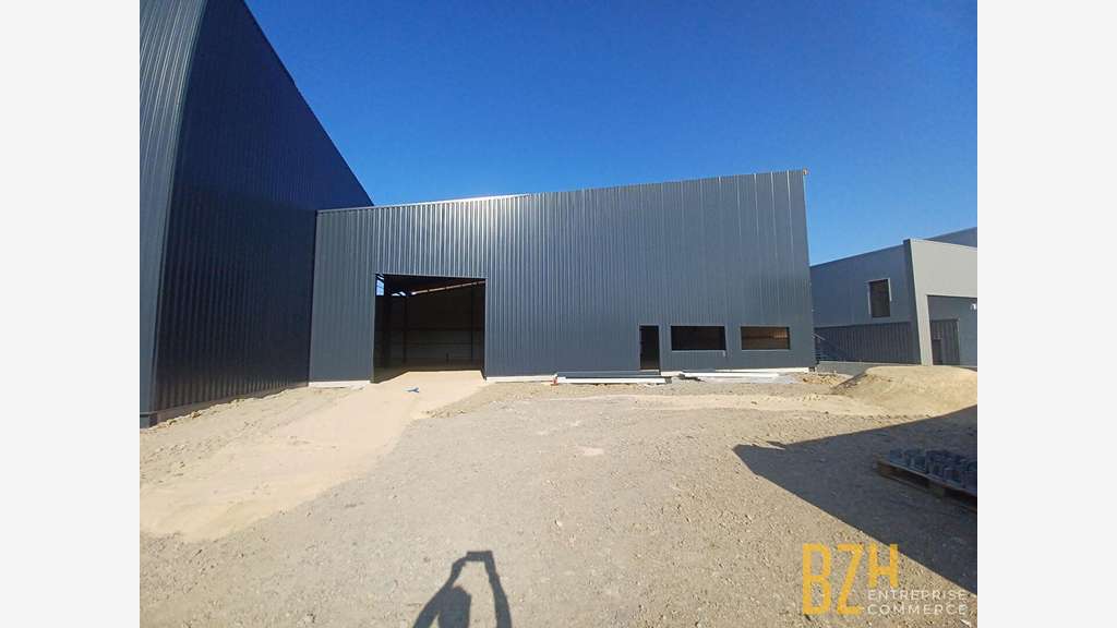 A LOUER - LOCAL D'ACTIVITE 400 m2 - LORIENT