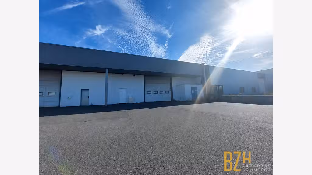 Loue local d'activité 450m² Lorient prox Keryado 
