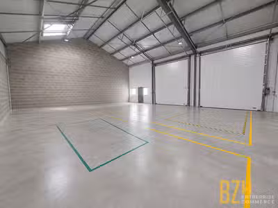 A LOUER - LOCAL D ACTIVITE 240 m² - SECTEUR 