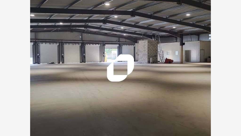 A louer Local d'activité 2407m² Lormont