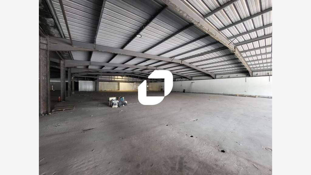 A louer Local d'activité 2407m² Lormont