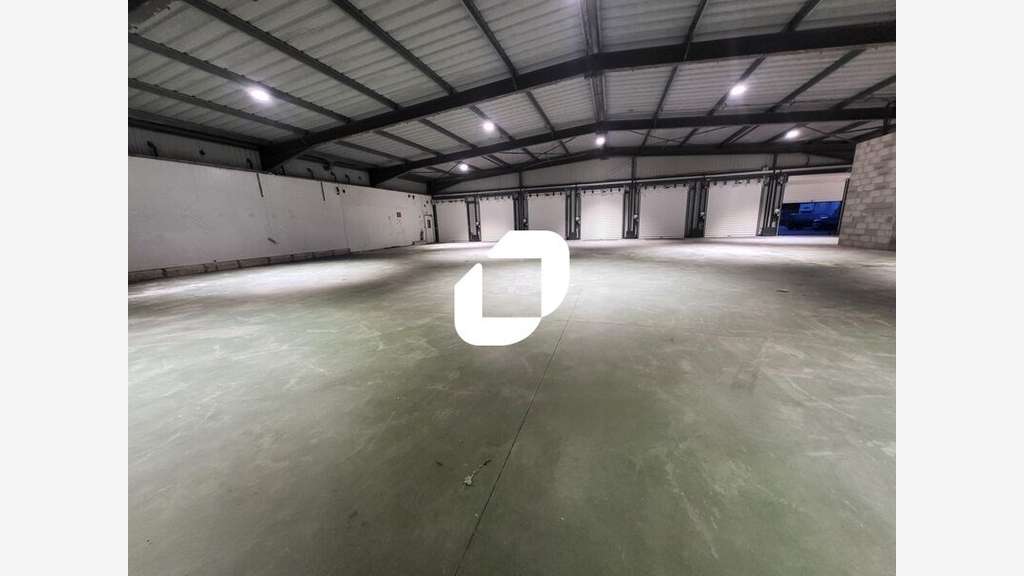 A louer Local d'activité 2407m² Lormont