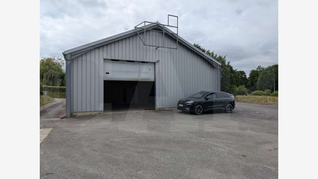 A louer bâtiment d'activités 180m² à Loudéac