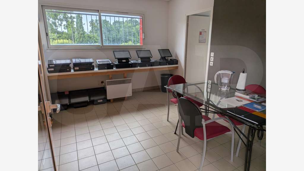 A louer bâtiment d'activités 180m² à Loudéac
