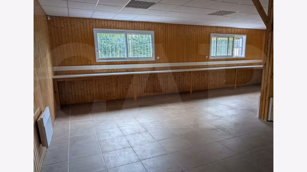 A louer bâtiment d'activités 180m² à Loudéac