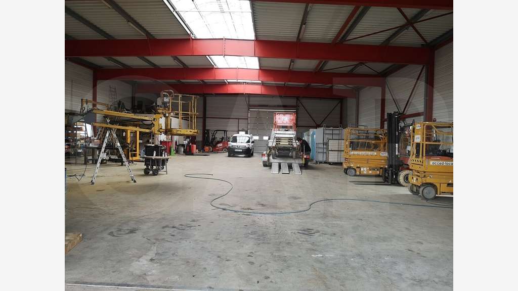 A louer bâtiment d'activités de 800m² à Loudeac