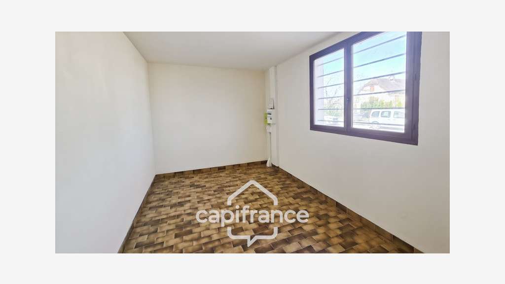 Entrepôt 407m² à louer sur l'axe Louhans/Tournus