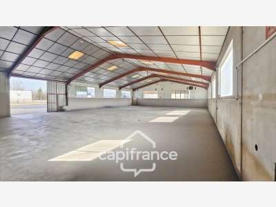 Entrepôt 407m² à louer sur l'axe Louhans/Tournus