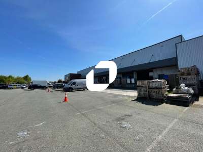 Location Locaux d'activités - Entrepôts à Louvres
