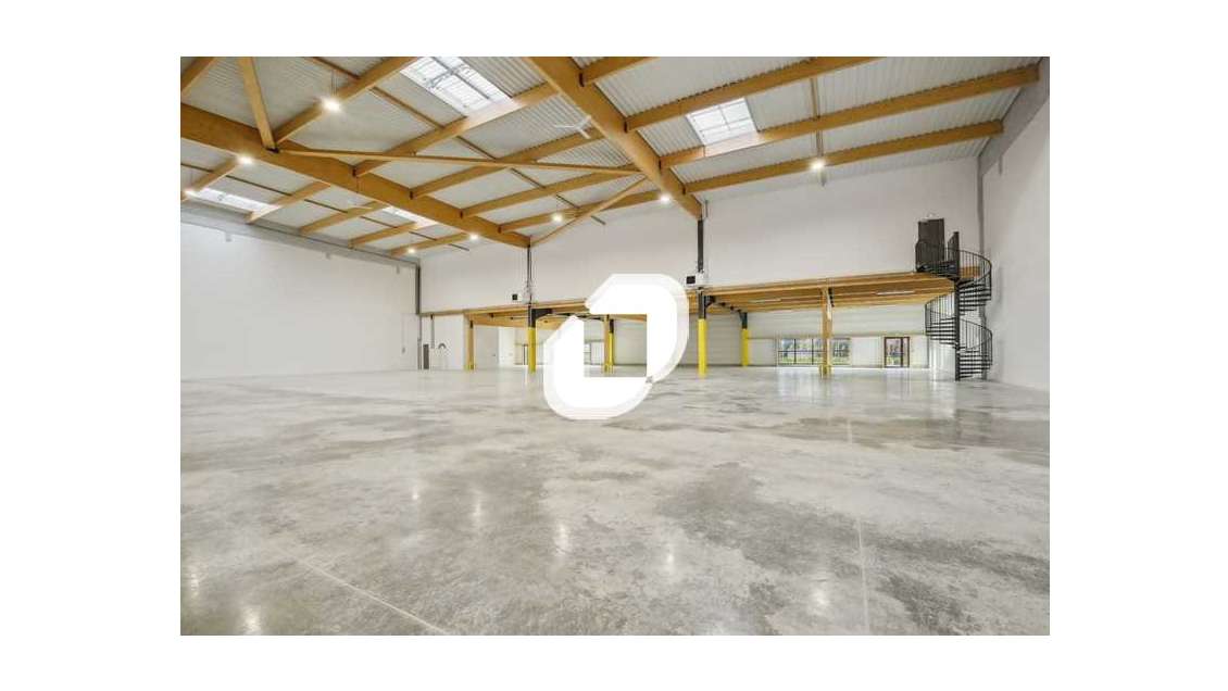 A louer Local d'activité 2314m² Louvres