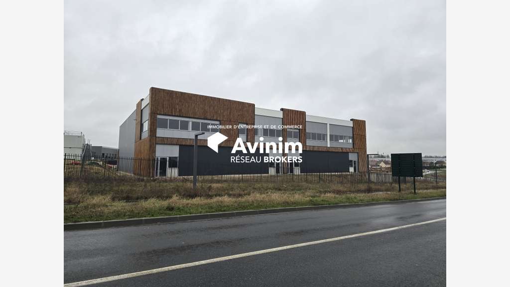 Locaux d'activités neufs 439m² HQE à Louvres