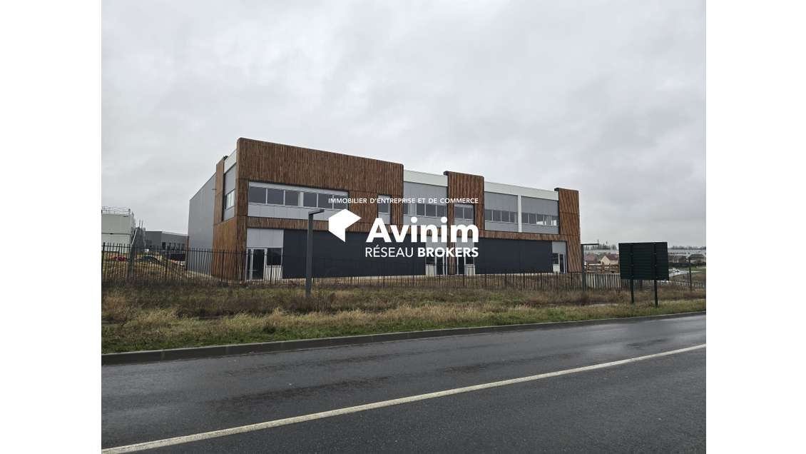 Locaux d'activités neufs 439m² HQE à Louvres