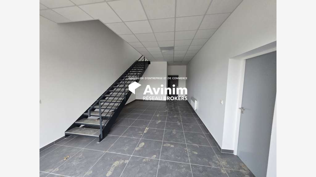 Locaux d'activités neufs 439m² HQE à Louvres