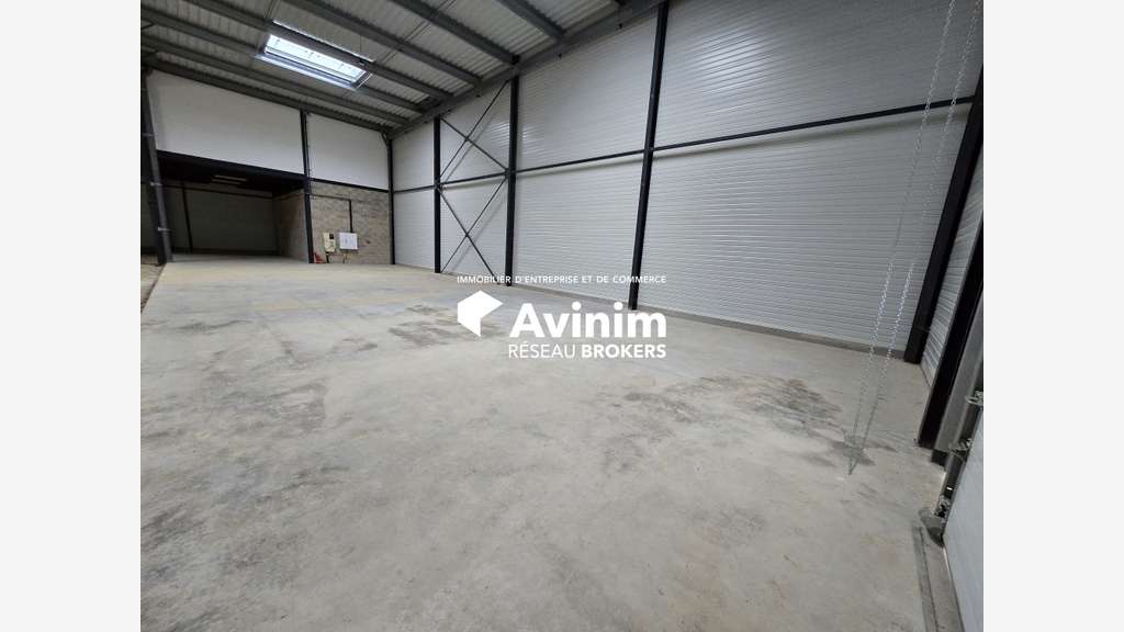 Locaux d'activités neufs 439m² HQE à Louvres