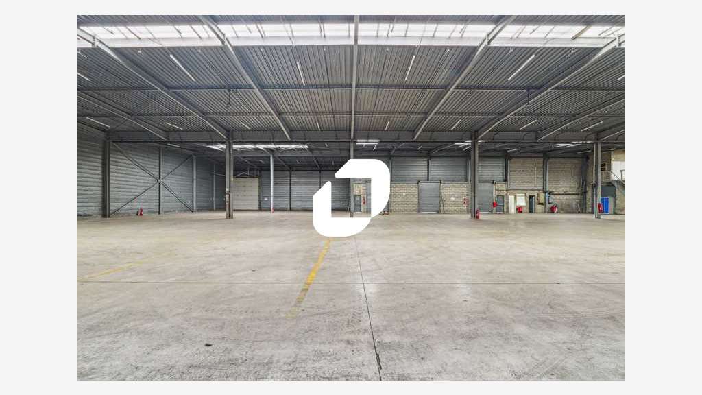 A louer Local d'activité 2280m² Louvres