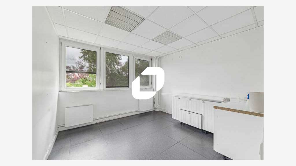 A louer Local d'activité 2280m² Louvres
