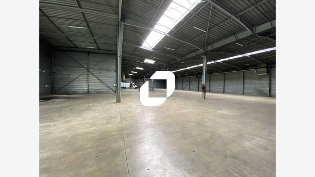 A louer Local d'activité 2280m² Louvres