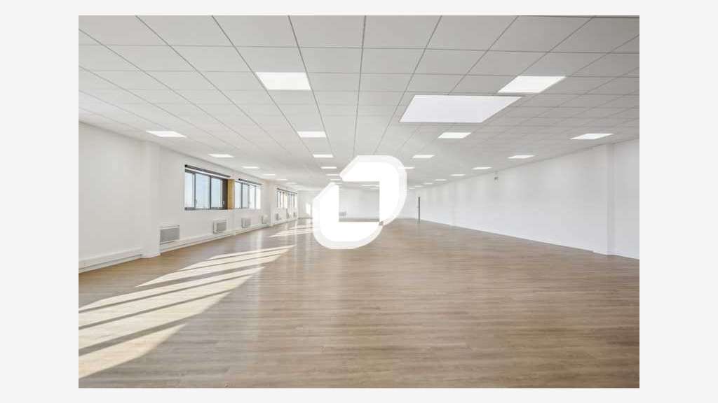 A louer Local d'activité 2314m² Louvres