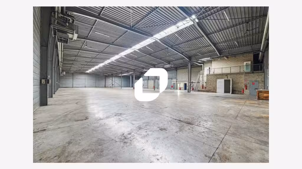 A louer Local d'activité 2280m² Louvres
