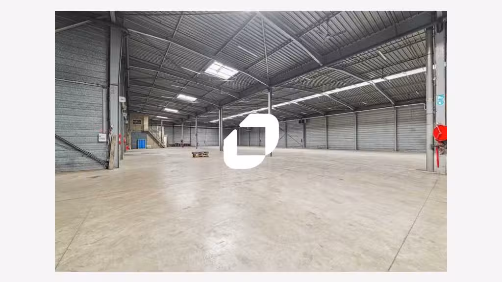 A louer Local d'activité 2280m² Louvres