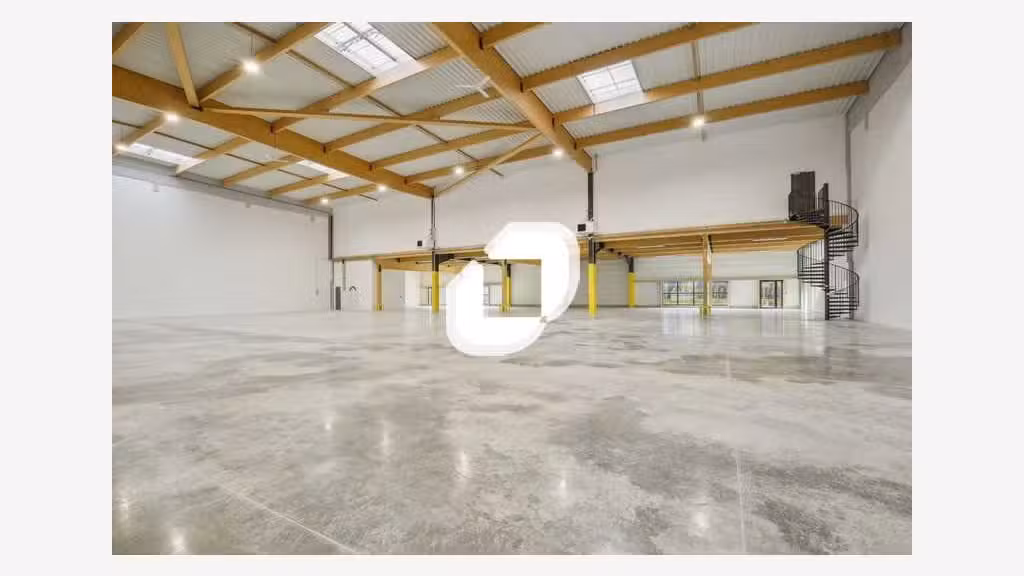 A louer Local d'activité 6974m² Louvres