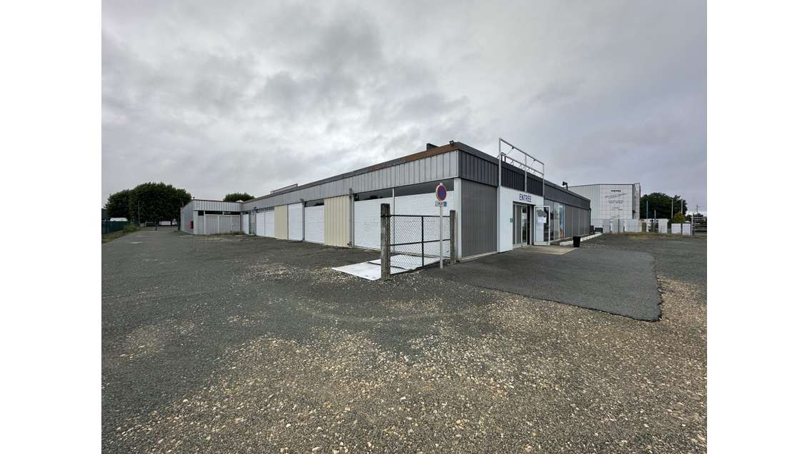 Local d'activité monopropriété à louer à Lucé