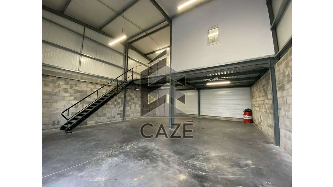 Locaux d'activités 304m² à louer à Ludon-Médoc ZA