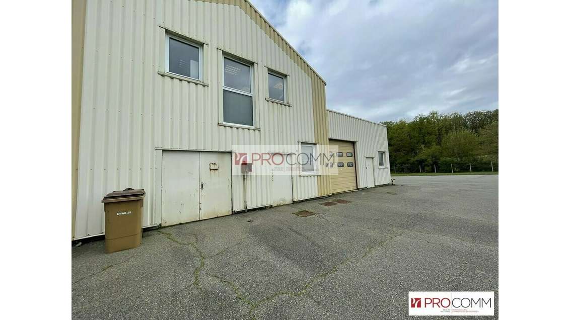 Local d'activité 110m² à louer à Luisant 