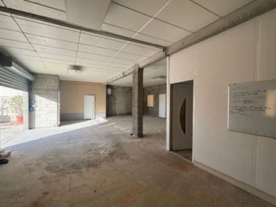 Location Locaux d'activités - Entrepôts à Lunel