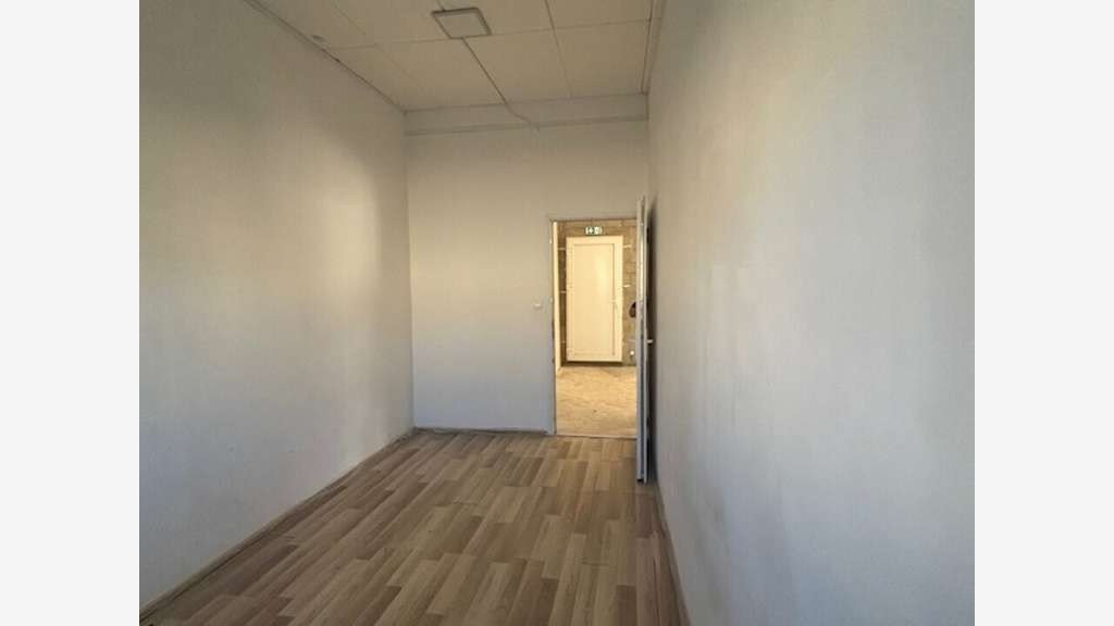 Local d'activité de 150m² à louer en ZA à Lunel