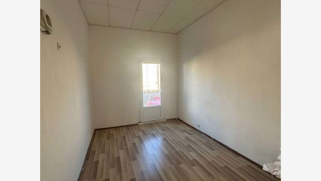 Local d'activité de 150m² à louer en ZA à Lunel