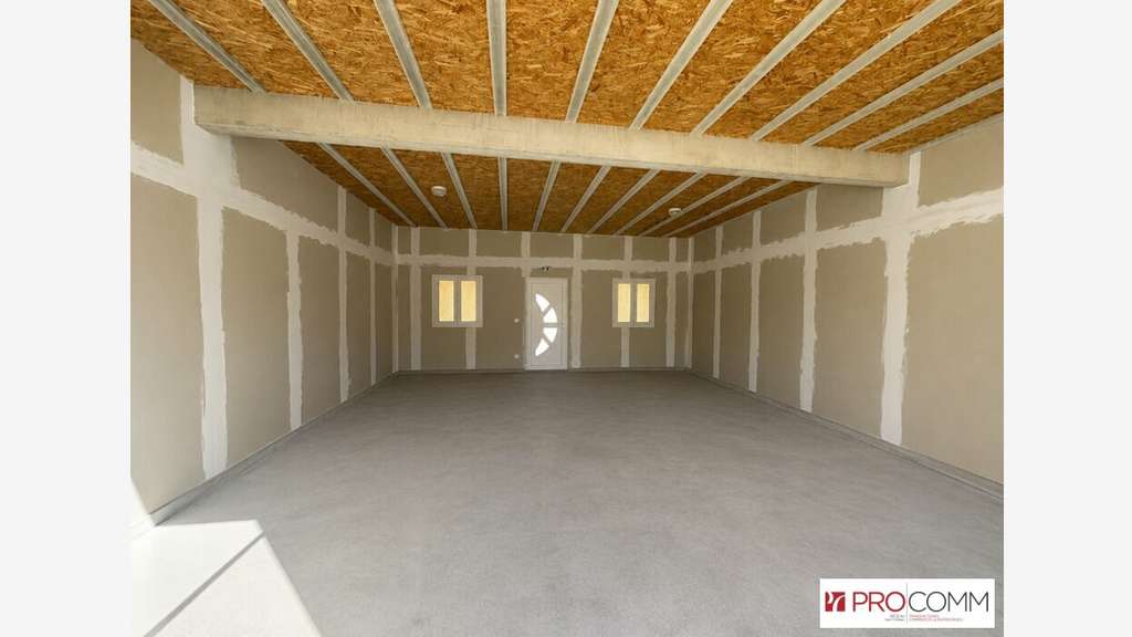 Dépôt entrepôt de 75m² à louer en ZA de Lunel
