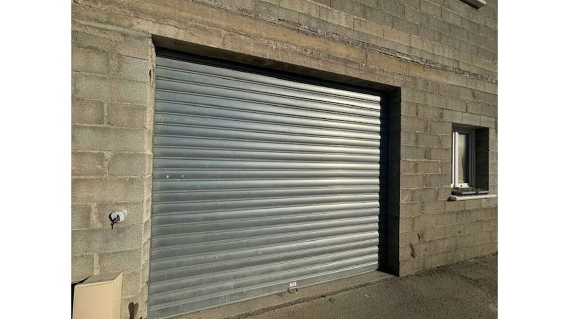 Dépôt entrepôt de 75m² à louer en ZA de Lunel