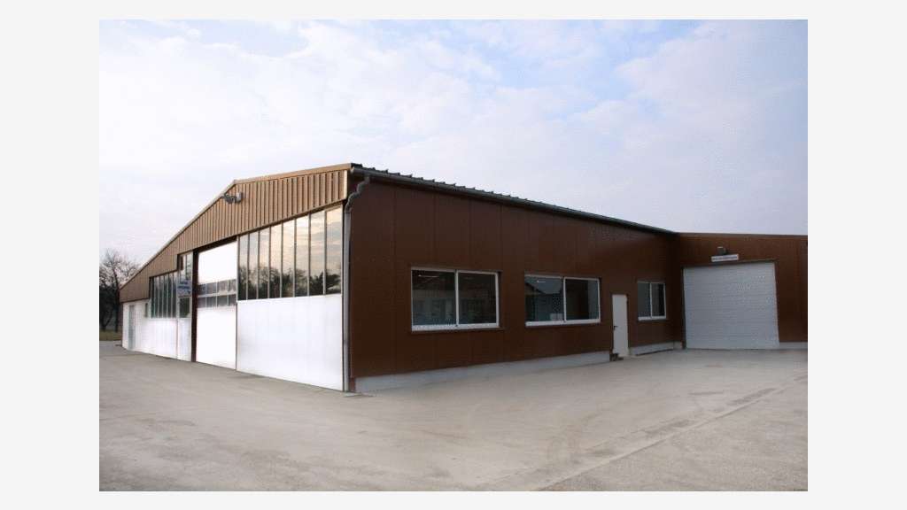 À louer locaux d'activités 850m² à Luxiol 