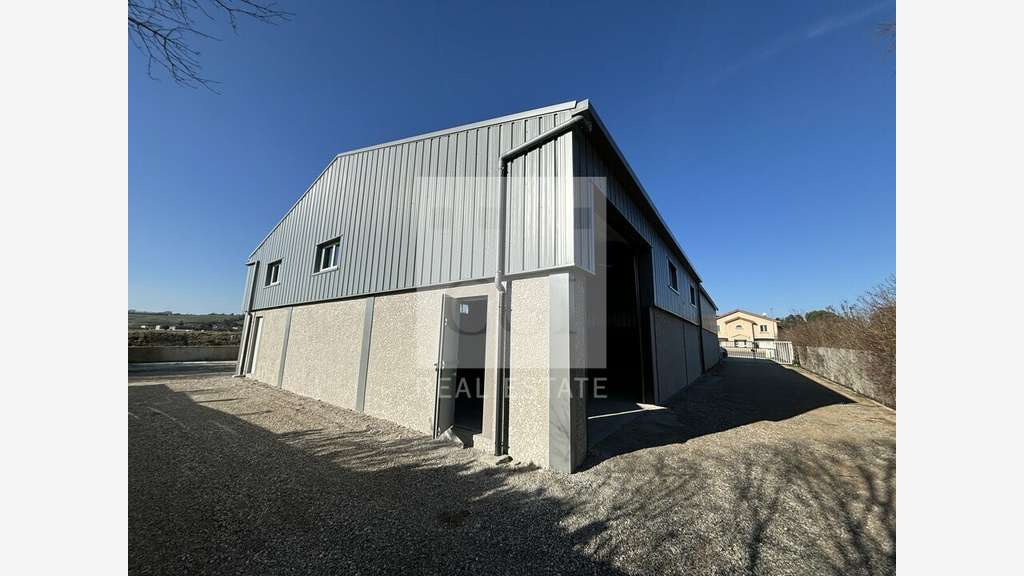 Local d'activité neuf de 300m² à louer à Luzinay
