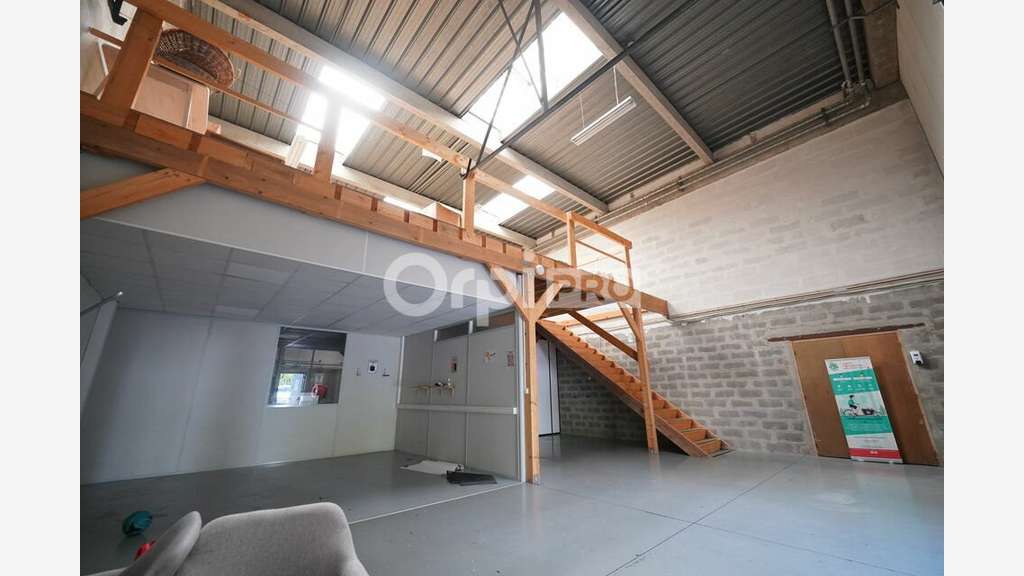 A louer local d'activité bureaux 196m² Lyon 69003