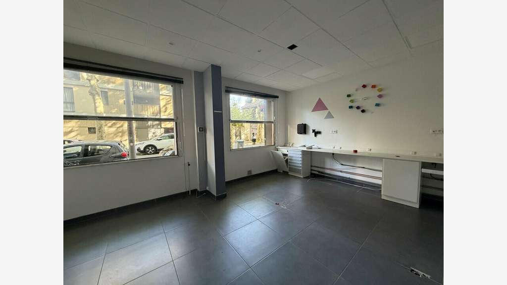 Loue local commercial 60m² à Lyon 69003 Montchat