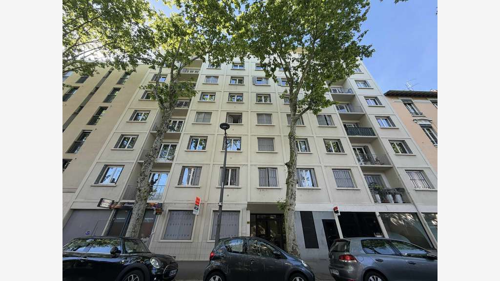 Loue local commercial 60m² à Lyon 69003 Montchat