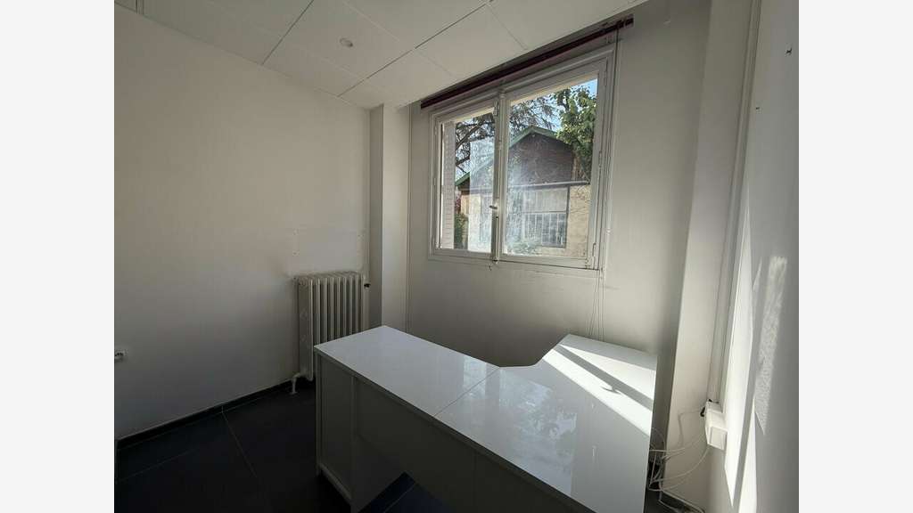 Loue local commercial 60m² à Lyon 69003 Montchat