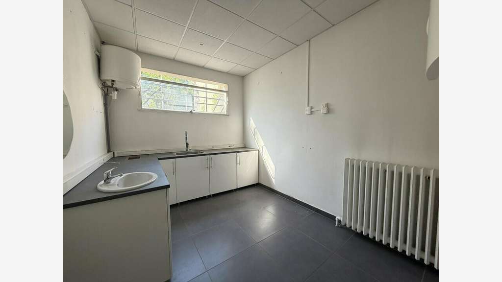 Loue local commercial 60m² à Lyon 69003 Montchat