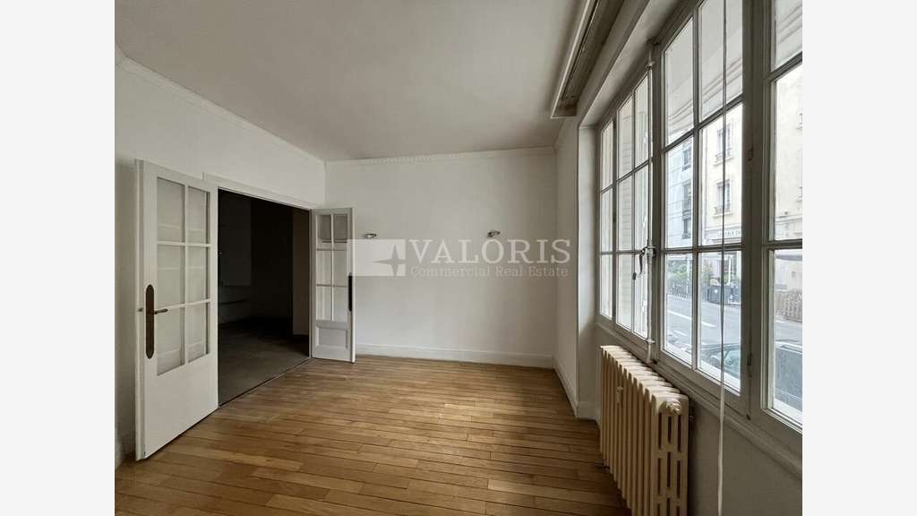 Bureaux de 97m² à louer en RDC surélevé Lyon 69006