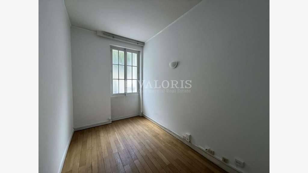 Bureaux de 97m² à louer en RDC surélevé Lyon 69006